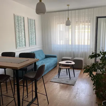 Zeus Apartment *